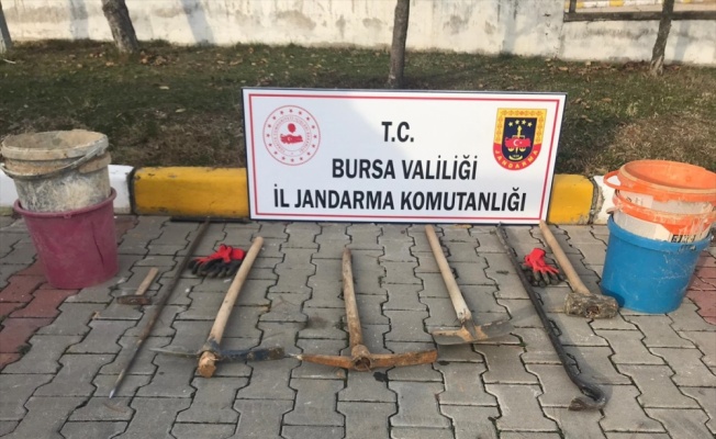 Bursa'da kaçak kazı yapan iki şüpheli suçüstü yakalandı