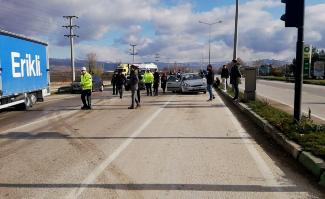 İnegöl'de zincirleme trafik kazası: 3 yaralı