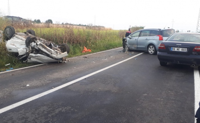 Zincirleme trafik kazasında 3 kişi yaralandı