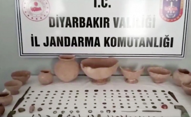 Diyarbakır Jandarması'ndan tarihi eser kaçakçılarına suç üstü