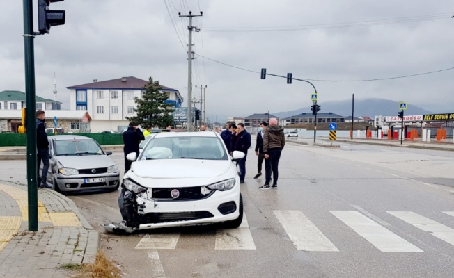 İnegöl'deki trafik kazasında 1 kişi yaralandı