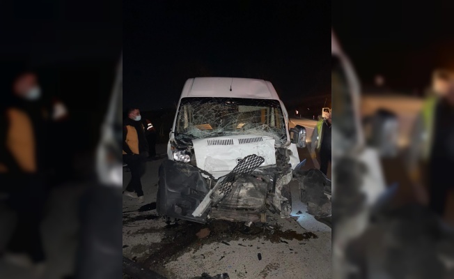 Karacabey’de trafik kazası: 2 yaralı