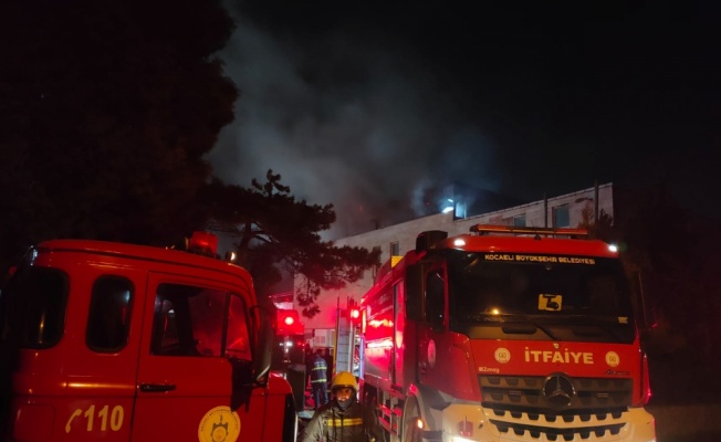 Kocaeli'de süt ürünleri imalatı yapılan fabrikada çıkan yangın söndürüldü