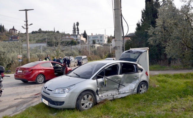 Kocaeli'de trafik kazalarında 4 kişi yaralandı