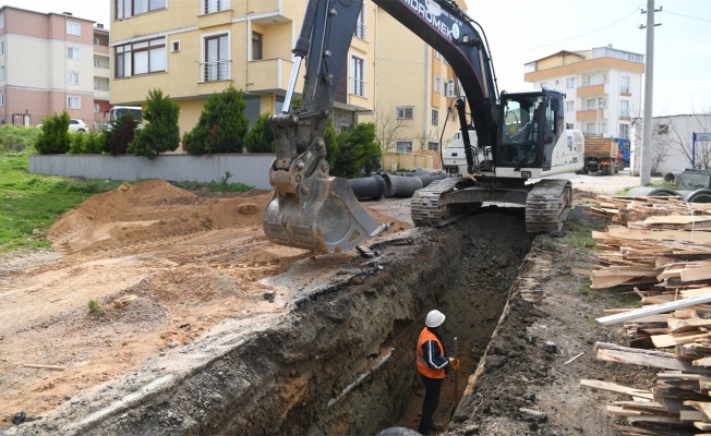 Çayırova’da yağmur suyu hattı çalışması