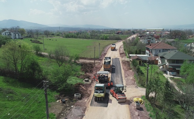 Kocaeli Kartepe'de caddeler genişliyor