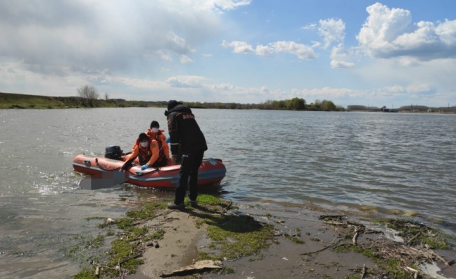 Meriç Nehri'nde erkek cesedi bulundu