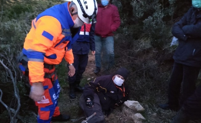 Sarp arazide çalışırken dengesini kaybedip düşen maden mühendisi kurtarıldı