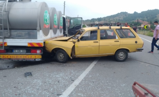 Balıkesir'de otomobille süt tankeri çarpıştı: 1 ölü, 1 yaralı