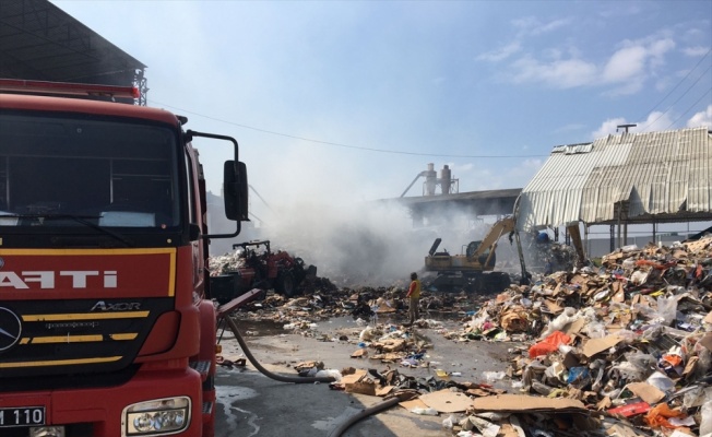 Bursa'da geri dönüşüm tesisinde çıkan yangın söndürüldü