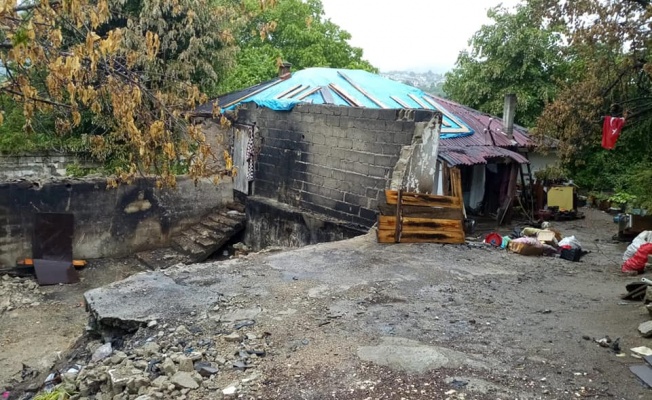 Türk Kızılay Kırklareli Şubesi'nden evi yanan aileye yardım