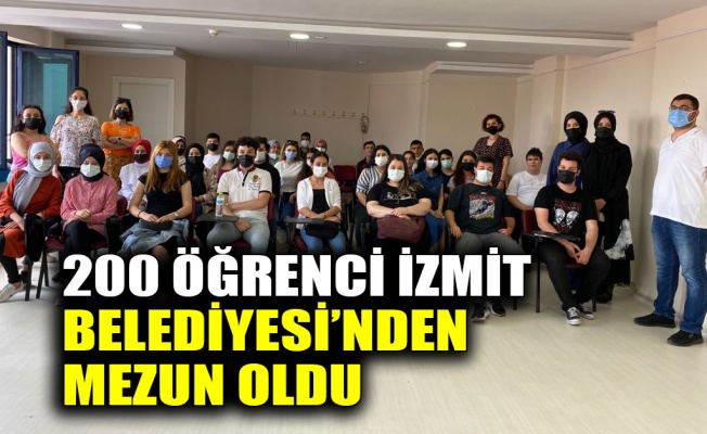 200 öğrenci İzmit Belediyesi’nden mezun oldu