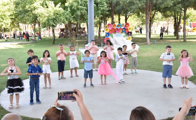 Manisa’da minikler mezuniyet heyecanı yaşadı