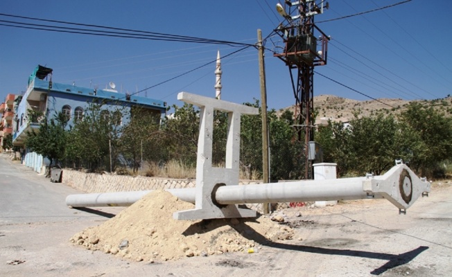 Mardin Yeşilli’de elektrik direkleri ve trafolar yenileniyor