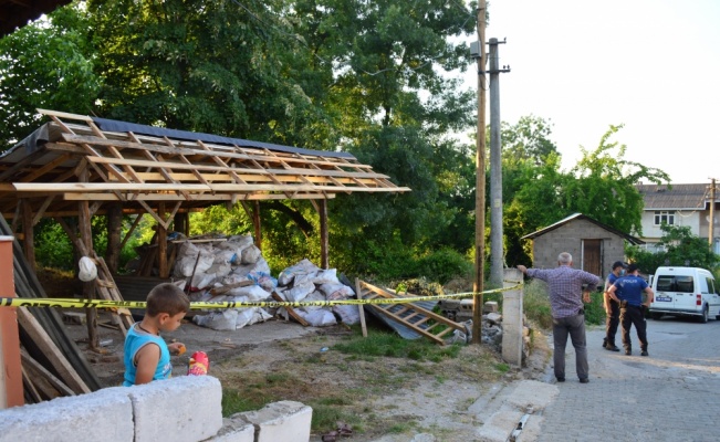 Sakarya'da çatıdan düşen kişi öldü