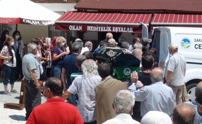 Sakarya'daki kazada hayatını kaybeden yaşlı çift defnedildi