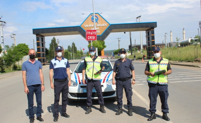 Söğütlü'de jandarma ve zabıtadan servis aracı denetimi