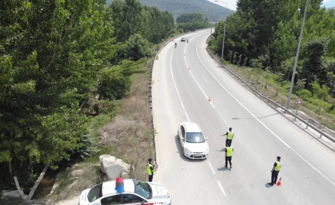 Bilecik'te jandarmadan drone ile trafik denetimi