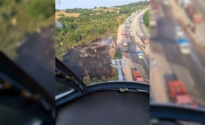 Çanakkale'de seyir halindeyken alev alan yolcu otobüsü yandı