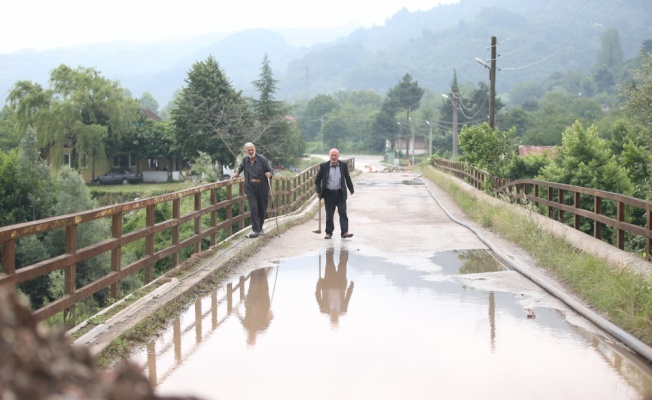 Sakarya'da selden etkilenen bölgelerde çalışmalar sürüyor