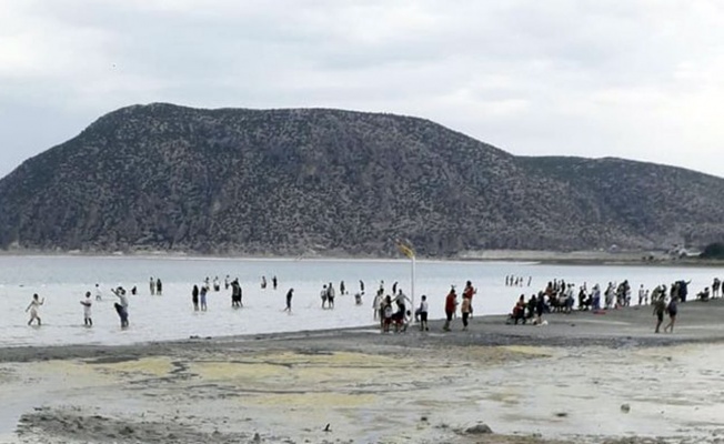 Salda’da sular 50 metre çekildi!