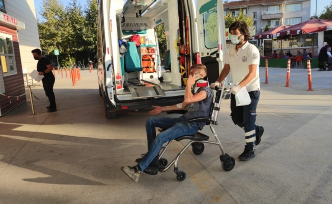 İnegöl'de iki otomobilin çarpıştığı kazada sürücüler yaralandı