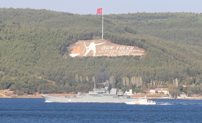 Rus askeri gemisi Çanakkale Boğazı'ndan geçti