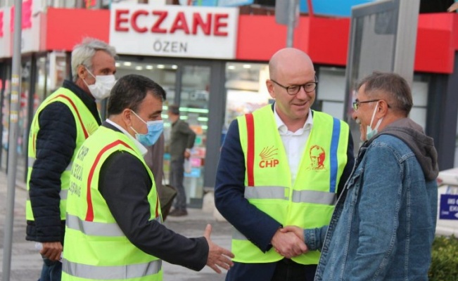 Balıkesir'de CHP'liler ek gösterge bilinçlendirmesi yaptı.