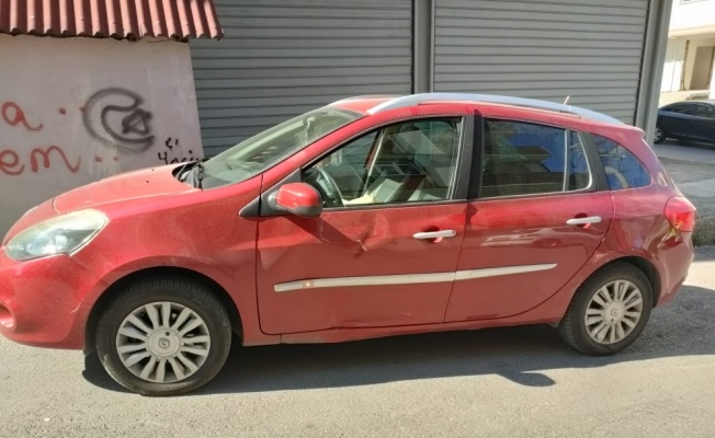 Gebze'de otomobille çarpışan motosikletin sürücüsü yaralandı