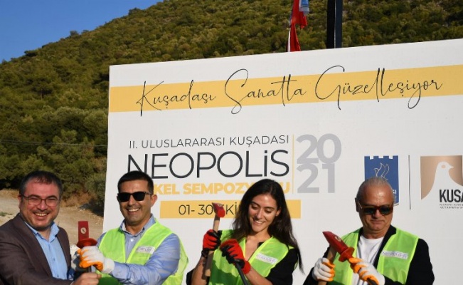 Kuşadası sanatla güzel