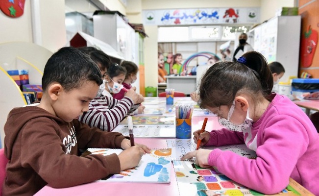 Bursa Osmangazi'de kodlamanın inceliklerini öğreniyorlar