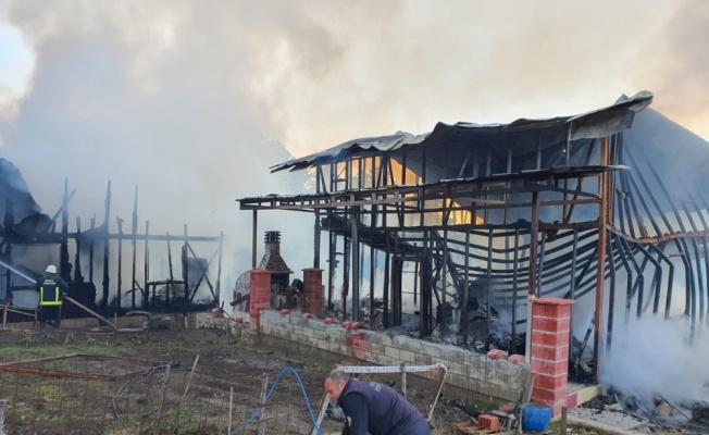 Bursa’da baca yangını 2 evi kullanılmaz hale getirdi