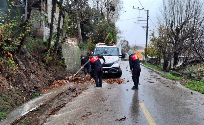 Büyükşehir ekipleri fırtınada teyakkuzdaydı