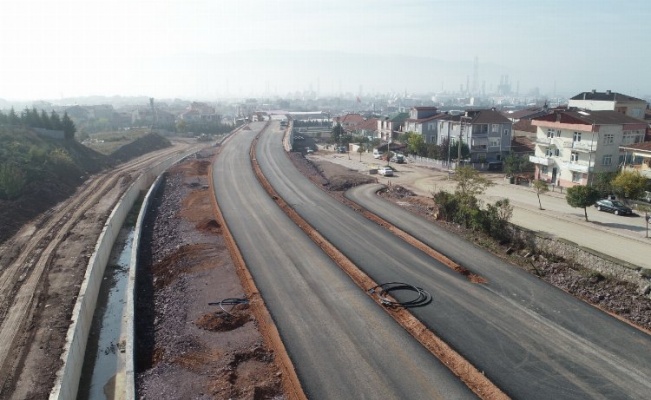 Kocaeli otoyol geçiş köprüsünde asfalt çalışması 