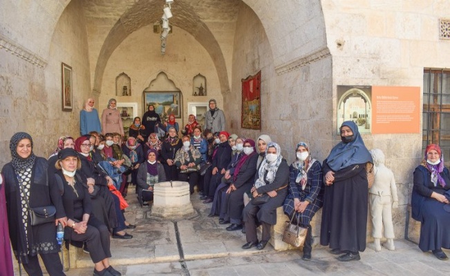 Malatyalı kadınlar Şanlıurfa'yı gezdi 