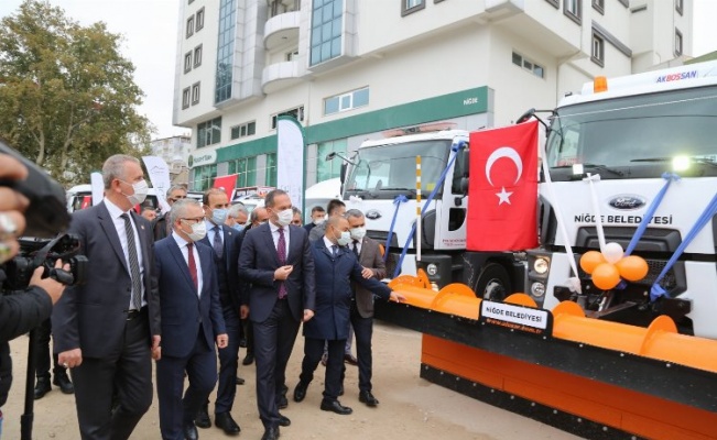 Niğde Belediyesi 14 yeni hizmet aracı satın aldı 