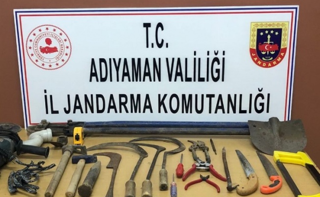 Adıyaman Sincik'te elektrik direği çalındı 