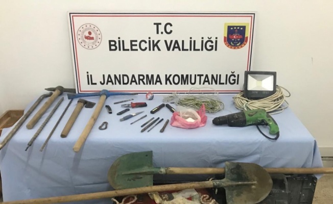 Bilecik'te izinsiz kazı yaptıkları iddia edilen 5 şüpheli yakalandı