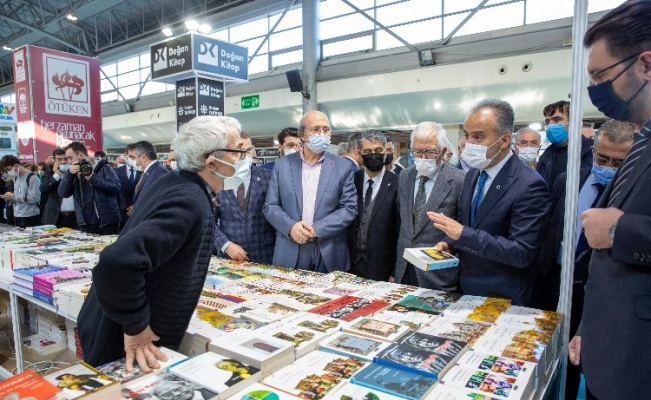 Bursa Kitap Fuarı'na yoğun ilgi