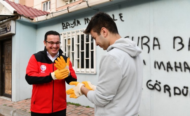 Bursa Mustafakemalpaşa'da Başkan'dan gençlere teşvikli mesaj