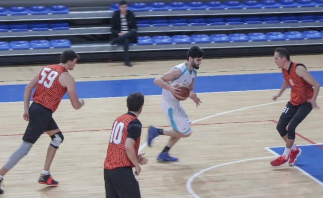 Kütahya Basketbol Takımı, ilk yarıyı lider tamamladı 