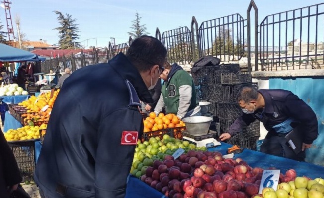 Bilecik Pazaryeri'nde Zabıta'dan terazi denetimi