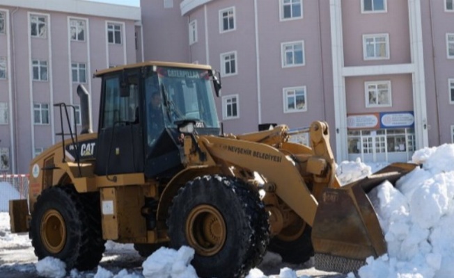 Nevşehir Belediyesi kar temizliğinde