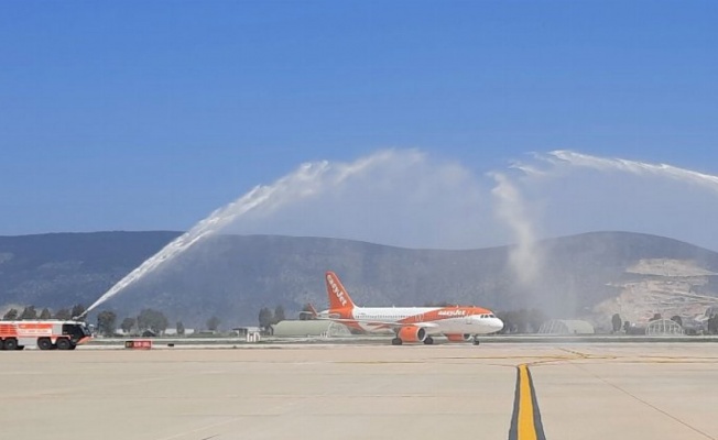 Bodrum sezonun ilk dış hat uçuşunu karşıladı