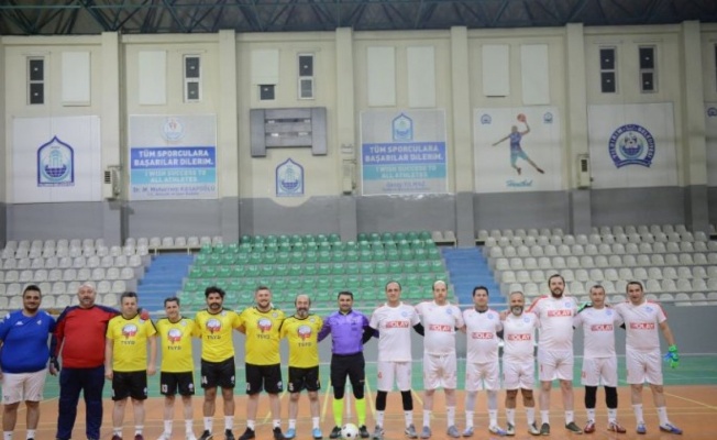 Bursa Yıldırım'da basın çalışanları futsal ile stres atıyor 