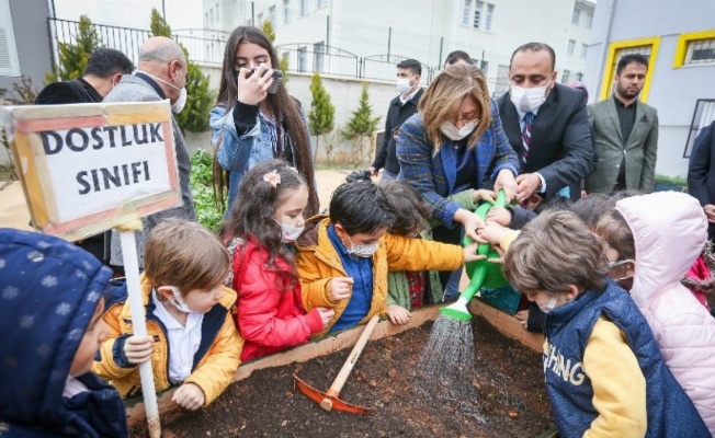 Gaziantep'te 'Sıfır Atık' ile kütüphane yapıldı 