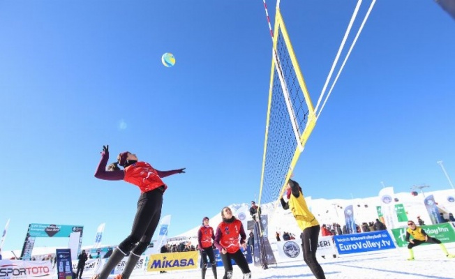 Kar voleybolu Avrupa Kupası Kayseri Erciyes'te