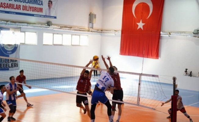 Milas Voleybol takımı sahadan 3 puanla ayrıldı 