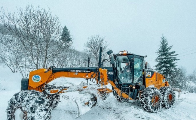 Sakarya Büyükşehir karla mücadelede: Kapalı yollar açılıyor