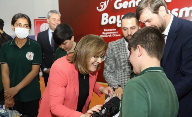 Başkan Şahin Gaziantep'te gençlerle bayramlaştı